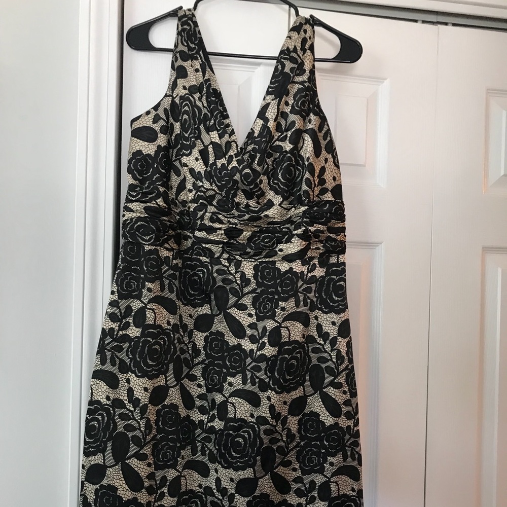 Black and Gold floral V neck Cocktail dress NWT!